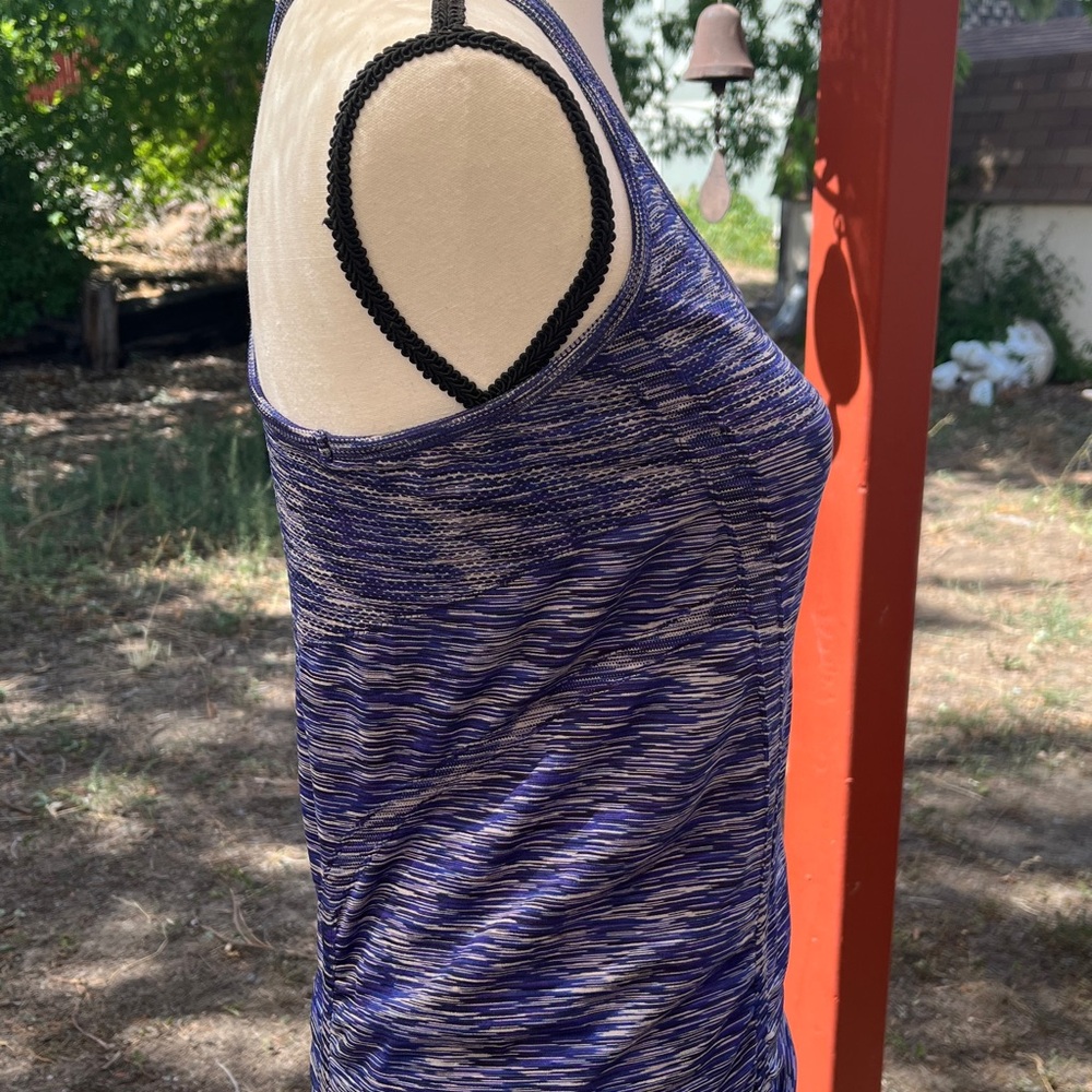 Athleta Work Out Tank - Picture 4 of 12